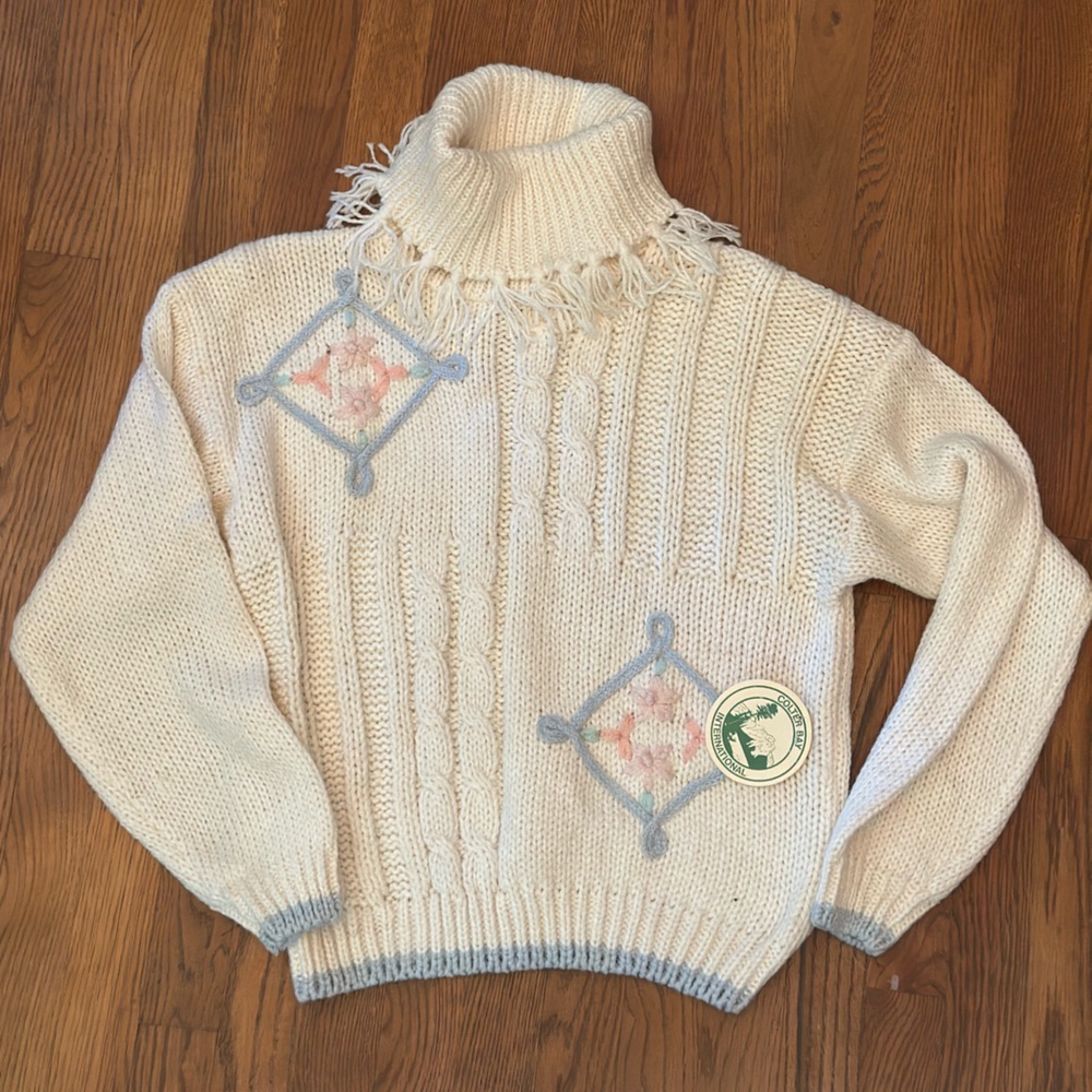 Vintage 1993 Hand Loomed Cozy Cream Turtleneck Sweater NWT Kawaii Pink